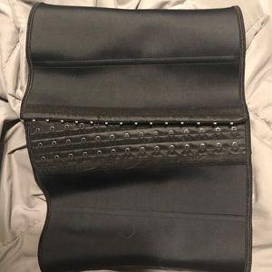Waist trainer medium